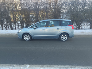 Peugeot 5008 (4 foto / 12)