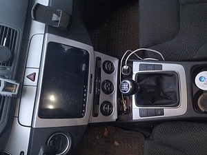 Volkswagen Passat 2009a 2.0 81kw (2 foto / 7)