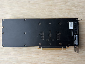 NVIDIA Tesla P100 16GB HBM2 (2 foto / 3)