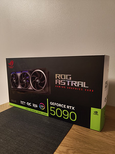 Asus ROG ASTRAL RTX 5090 OC 32GB GDDR7 (1 foto / 2)
