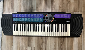 Синтезатор Yamaha PSR 77 2010 (1 фото из 1)
