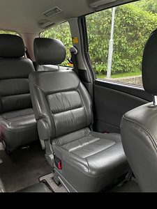 Toyota Previa (6 фото из 8)