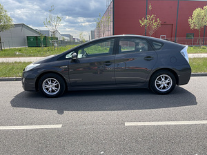 Toyota Prius Rent Soodne Bolt Food Wolt (2 foto / 8)
