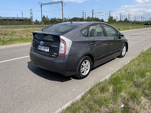 Toyota Prius Rent Soodne Bolt Food Wolt (4 foto / 8)