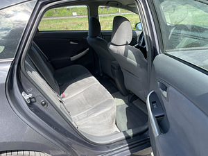 Toyota Prius Rent Soodne Bolt Food Wolt (7 foto / 8)