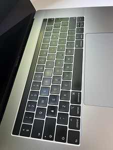 Macbook Pro 15” 2018 i7 16/256Gb (4 foto / 7)
