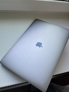 Macbook Pro 15” 2018 i7 16/256Gb (5 foto / 7)