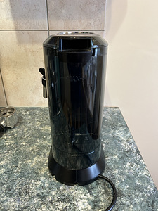 Кофемашина DeLonghi Dedica EC 685.M (5 фото из 7)