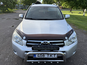 Toyota RAV4 2.2 (1 foto / 15)