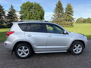 Toyota RAV4 2.2 (5 foto / 15)