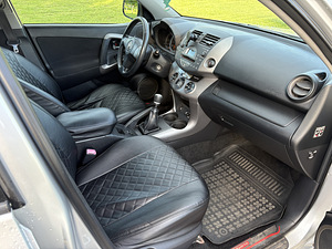 Toyota RAV4 2.2 (12 foto / 15)