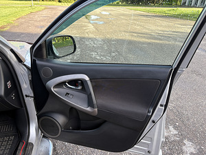 Toyota RAV4 2.2 (13 foto / 15)