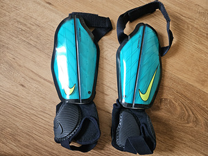 Jalgpalli säärekalgpalli säärekaitsmed Nike Protegga Flex S (2 foto / 6)