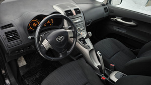 Toyota Auris 2008 RS (5 foto / 14)