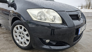 Toyota Auris 2008 RS (13 foto / 14)