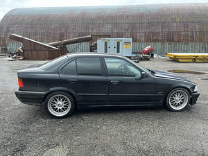 BMW 320i 2.8 (5 foto / 8)