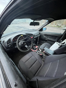 BMW 320i 2.8 (8 foto / 8)