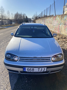 Volkswagen Golf 4 (4 фото из 8)