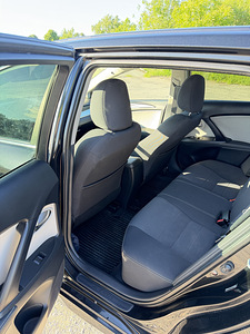 Toyota Avensis 2.0 105kW 2016 (10 foto / 14)