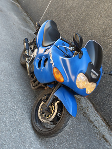Suzuki GSX750f (2 foto / 5)