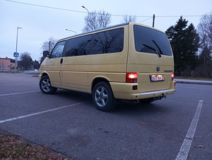 Продам автомобиль (4 фото из 12)