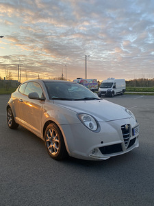 Alfa Romeo MiTo 2011 (2 foto / 9)