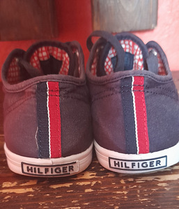 Tommy Hilfiegeri tennised (2 foto / 3)