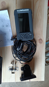 Продам эхолот Lowrance Hook 2/4 + аккумулятор (3 фото из 3)