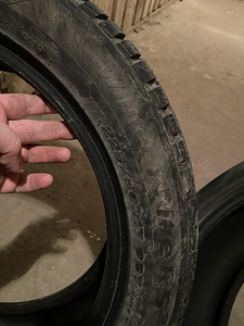 Зимние шины Hankook 225/50/R17 (2 фото из 4)