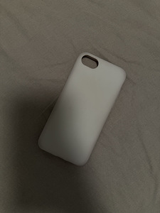 iPhone 7 ümbris (2 foto / 2)