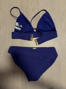 Calvin Klein bikiini (3 foto / 3)