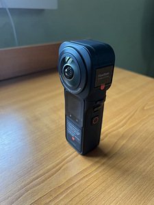 Insta360 ONE RS 1-Inch 360 (2 foto / 8)