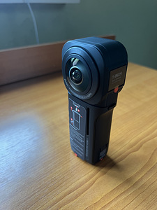 Insta360 ONE RS 1-Inch 360 (3 foto / 8)