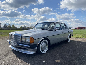 Mercedes-Benz 230 2.3 97kW (2 foto / 4)