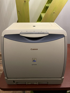 Продам цветной принтер Canon LBP 5000