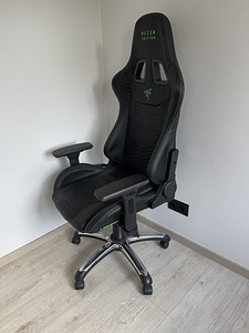 Razer игровое кресло (2 фото из 4)