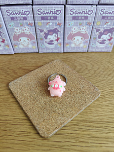 Sanrio брелки (9 фото из 10)