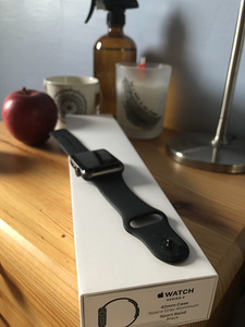 APPLEWTCH Series 3, 42mm (3 foto / 3)