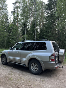 Mitsubishi Pajero (2 foto / 7)