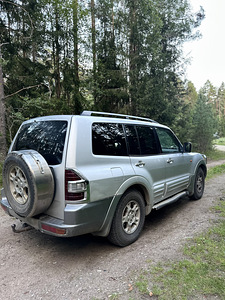 Mitsubishi Pajero (3 foto / 7)