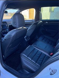 Volkswagen Golf GTD 2.0 135kw (8 foto / 10)