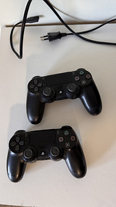 Sony PlayStation 4 slim (3 foto / 4)