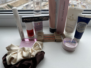 Новый набор косметики (Anastasia Beverly Hills, Korres и др) (3 фото из 3)