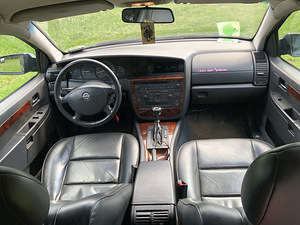 Opel Omega (7 фото из 9)