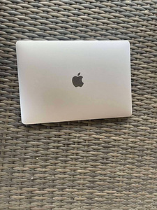 MacBook Pro 2020 M1 (НОВАЯ ЦЕНА) (3 фото из 5)
