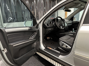 Mercedes-Benz ML 320 CDI 4MATIC 3.0 V6 165kW (13 foto / 15)