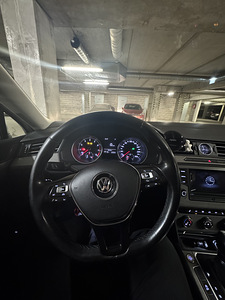 Volkswagen Passat B8 2015 1.4 (6 foto / 12)