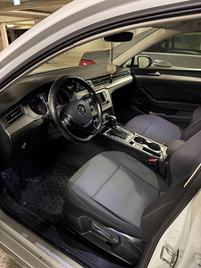 Volkswagen Passat B8 2015 1.4 (9 foto / 12)