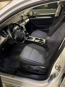 Volkswagen Passat B8 2015 1.4 (10 foto / 12)