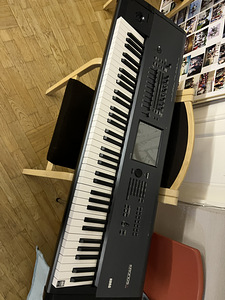 Korg Kronos 73 Music Workstation (2 foto / 6)